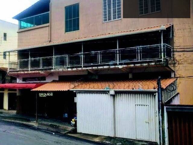 PREDIO 2 APARTAMENTOS